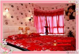 Phòng cưới sơn màu đỏ